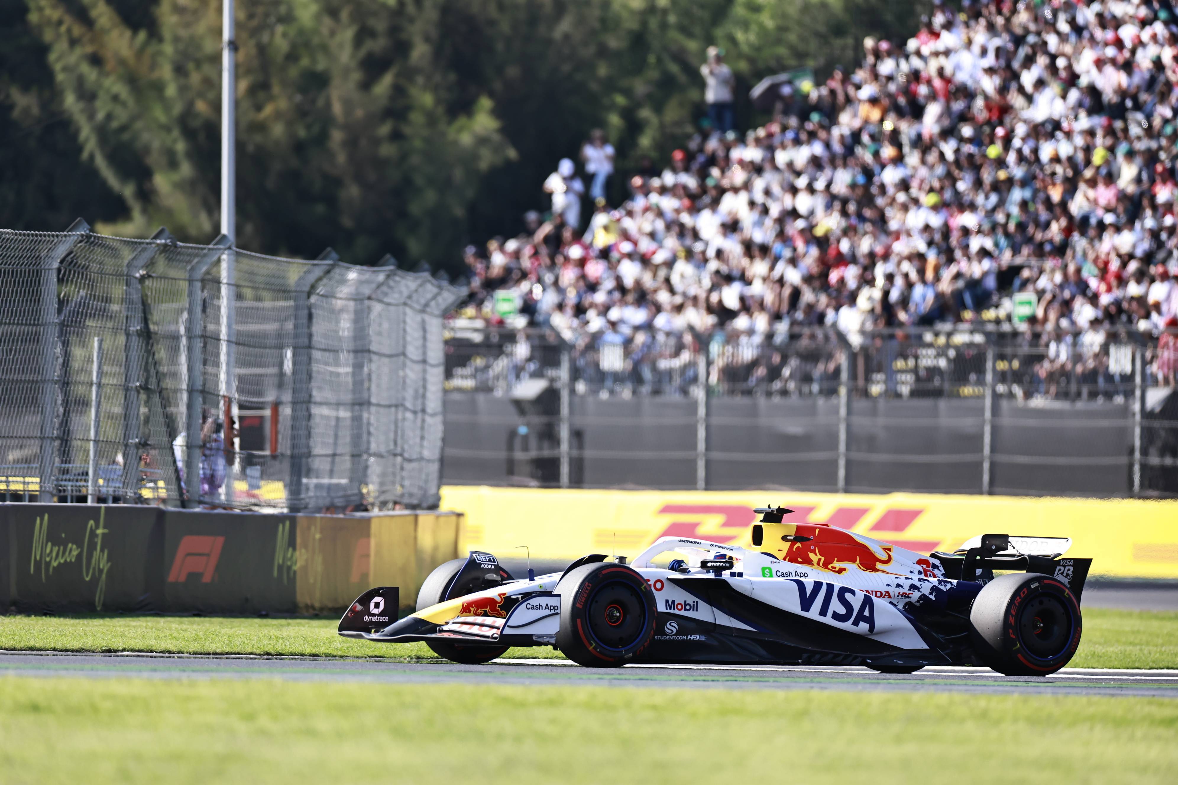 红牛二队完胜红牛车队,汉密尔顿刷新纪录 红牛二队完胜红牛车队,汉密尔顿刷新纪录