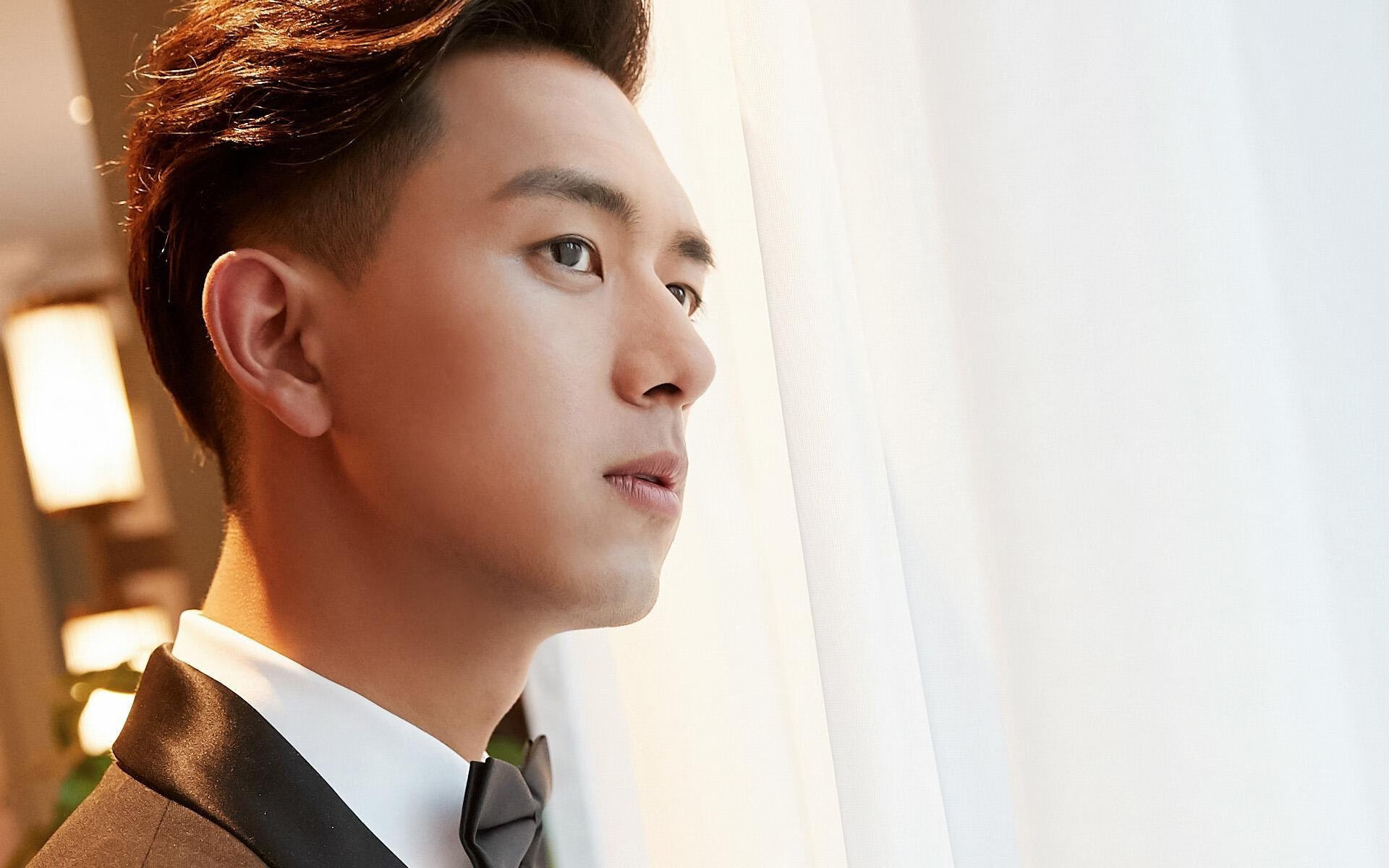 跨界王座,布鲁克林篮网撞线洛杉矶,切特在F1银箭中超车夺冠